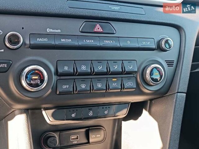 Білий Кіа Sportage, об'ємом двигуна 1.6 л та пробігом 93 тис. км за 18200 $, фото 21 на Automoto.ua