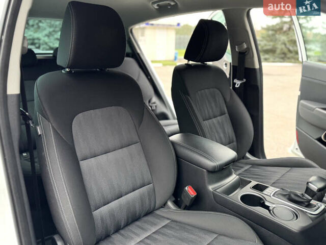 Белый Киа Sportage, объемом двигателя 1.6 л и пробегом 84 тыс. км за 19700 $, фото 45 на Automoto.ua