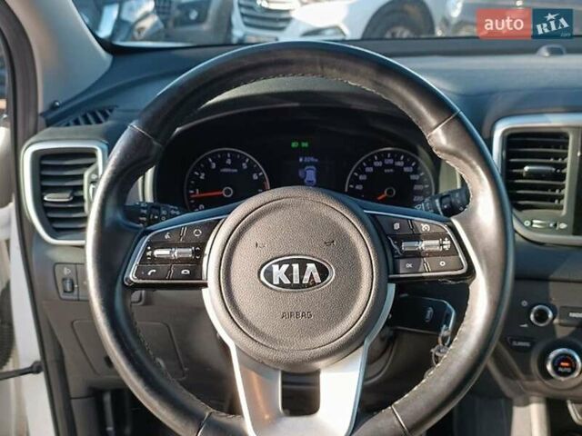 Білий Кіа Sportage, об'ємом двигуна 1.6 л та пробігом 93 тис. км за 18200 $, фото 17 на Automoto.ua