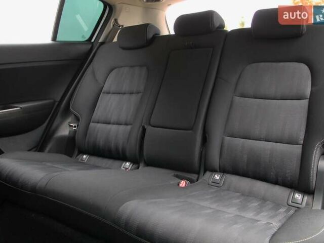 Белый Киа Sportage, объемом двигателя 1.6 л и пробегом 136 тыс. км за 18500 $, фото 24 на Automoto.ua