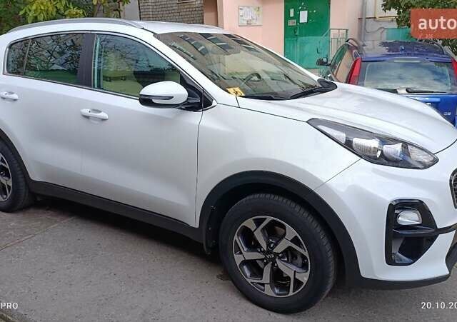 Білий Кіа Sportage, об'ємом двигуна 1.59 л та пробігом 50 тис. км за 19500 $, фото 9 на Automoto.ua