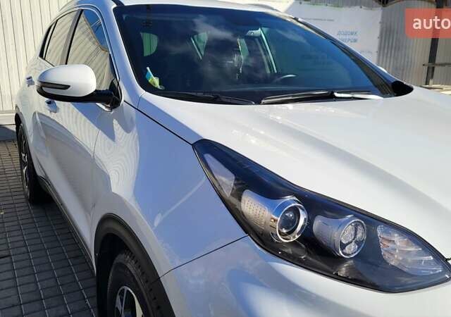 Білий Кіа Sportage, об'ємом двигуна 1.6 л та пробігом 40 тис. км за 24800 $, фото 11 на Automoto.ua