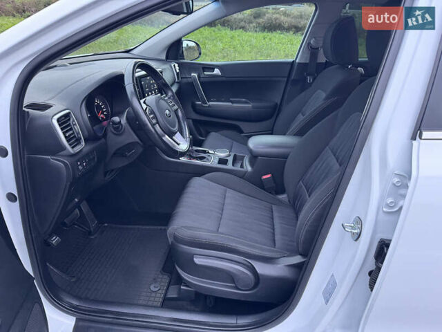 Білий Кіа Sportage, об'ємом двигуна 1.6 л та пробігом 49 тис. км за 18500 $, фото 41 на Automoto.ua