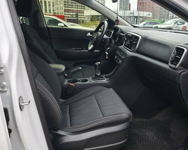 Киа Sportage 2020 в Киеве на Automoto.ua Белый Киа Sportage, объемом двигателя 1.59 л и пробегом 72 тыс. км за 17500 $, фото 10 на Automoto.ua
