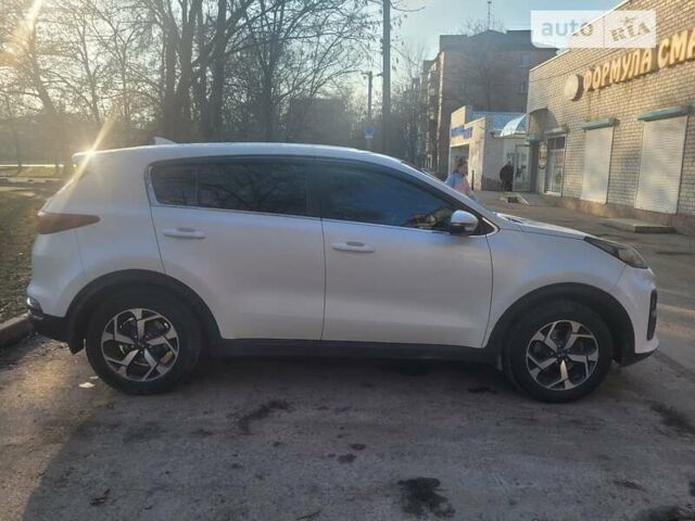 Белый Киа Sportage, объемом двигателя 1.59 л и пробегом 200 тыс. км за 19700 $, фото 2 на Automoto.ua