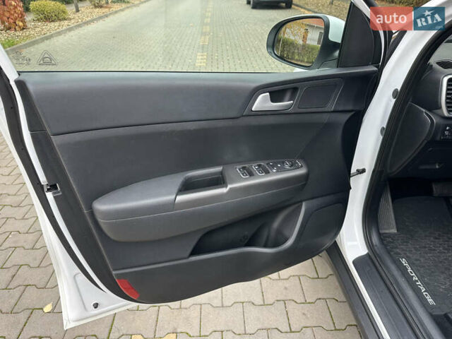 Киа Sportage 2021 в Одессе на Automoto.ua Белый Киа Sportage, объемом двигателя 1.59 л и пробегом 51 тыс. км за 19900 $, фото 9 на Automoto.ua