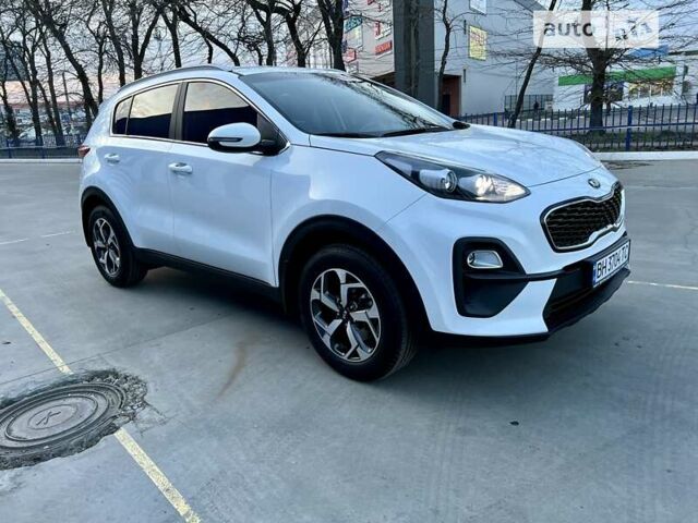 Белый Киа Sportage, объемом двигателя 1.59 л и пробегом 10 тыс. км за 19900 $, фото 3 на Automoto.ua