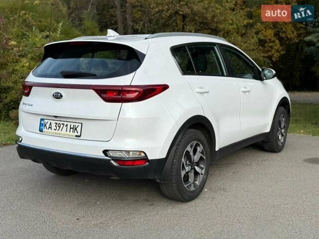 Киа Sportage 2021 в Киеве на Automoto.ua Белый Киа Sportage, объемом двигателя 1.59 л и пробегом 106 тыс. км за 18500 $, фото 9 на Automoto.ua