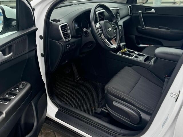 Белый Киа Sportage, объемом двигателя 0 л и пробегом 55 тыс. км за 20300 $, фото 4 на Automoto.ua