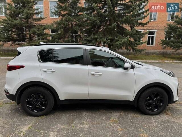 Білий Кіа Sportage, об'ємом двигуна 2 л та пробігом 103 тис. км за 23500 $, фото 8 на Automoto.ua