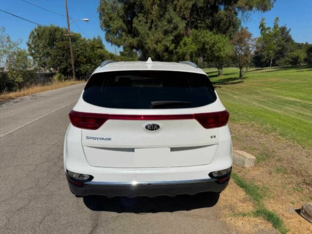 Белый Киа Sportage, объемом двигателя 2.4 л и пробегом 10 тыс. км за 14700 $, фото 4 на Automoto.ua