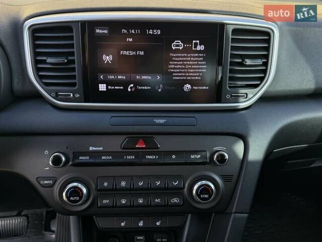 Білий Кіа Sportage, об'ємом двигуна 1.59 л та пробігом 95 тис. км за 19500 $, фото 48 на Automoto.ua