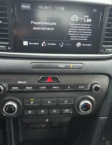 Білий Кіа Sportage, об'ємом двигуна 1.6 л та пробігом 131 тис. км за 13950 $, фото 25 на Automoto.ua