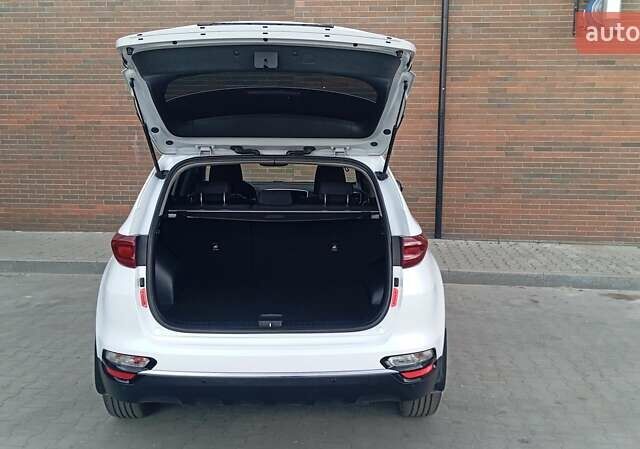 Белый Киа Sportage, объемом двигателя 1.6 л и пробегом 34 тыс. км за 21700 $, фото 39 на Automoto.ua