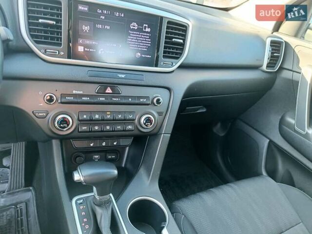 Білий Кіа Sportage, об'ємом двигуна 1.59 л та пробігом 115 тис. км за 16950 $, фото 24 на Automoto.ua