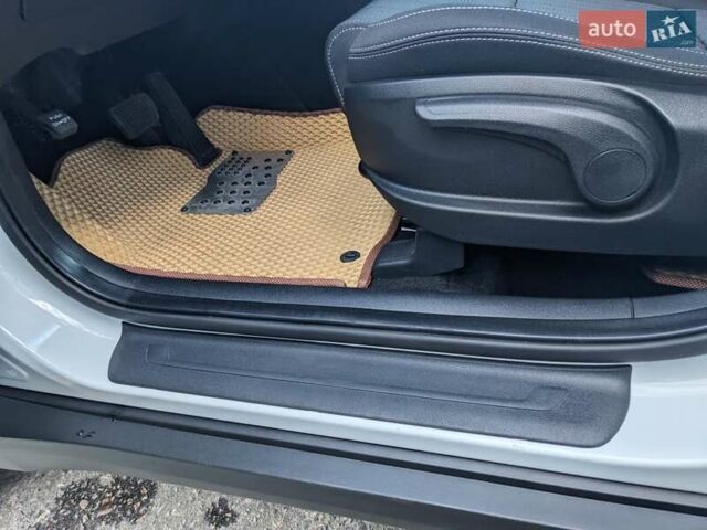 Белый Киа Sportage, объемом двигателя 1.59 л и пробегом 11 тыс. км за 22000 $, фото 44 на Automoto.ua