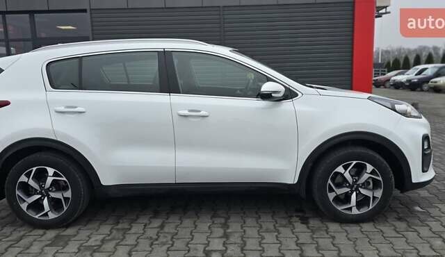 Білий Кіа Sportage, об'ємом двигуна 1.6 л та пробігом 131 тис. км за 13950 $, фото 4 на Automoto.ua