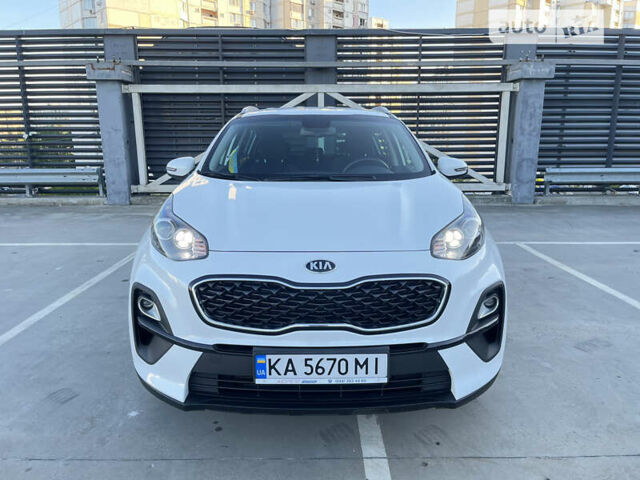 Білий Кіа Sportage, об'ємом двигуна 1.59 л та пробігом 30 тис. км за 21900 $, фото 3 на Automoto.ua