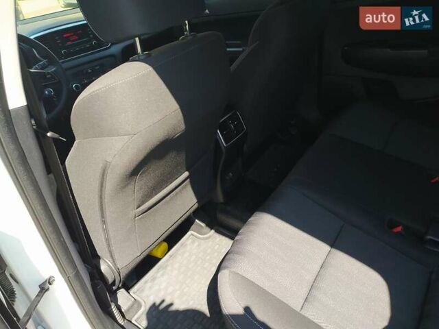 Белый Киа Sportage, объемом двигателя 1.59 л и пробегом 25 тыс. км за 21500 $, фото 23 на Automoto.ua