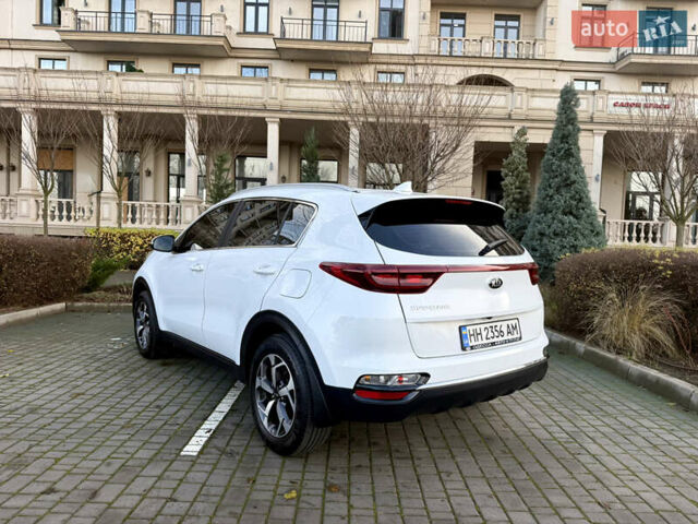 Белый Киа Sportage, объемом двигателя 1.6 л и пробегом 35 тыс. км за 20300 $, фото 12 на Automoto.ua