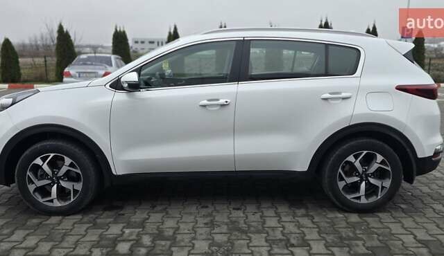Білий Кіа Sportage, об'ємом двигуна 1.6 л та пробігом 131 тис. км за 13950 $, фото 9 на Automoto.ua