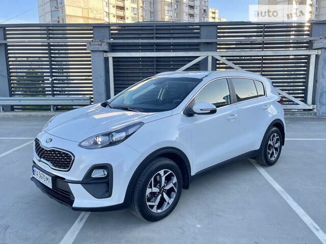 Білий Кіа Sportage, об'ємом двигуна 1.59 л та пробігом 30 тис. км за 21900 $, фото 31 на Automoto.ua