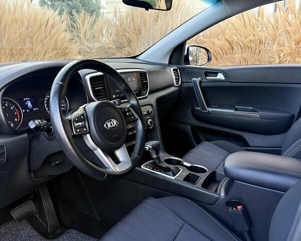 Белый Киа Sportage, объемом двигателя 1.6 л и пробегом 35 тыс. км за 20300 $, фото 26 на Automoto.ua