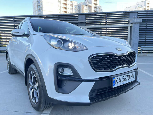 Білий Кіа Sportage, об'ємом двигуна 1.59 л та пробігом 30 тис. км за 21900 $, фото 4 на Automoto.ua