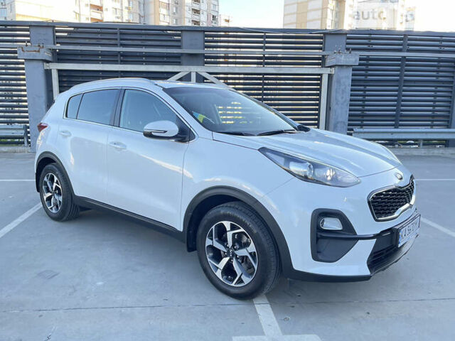 Білий Кіа Sportage, об'ємом двигуна 1.59 л та пробігом 30 тис. км за 21900 $, фото 6 на Automoto.ua