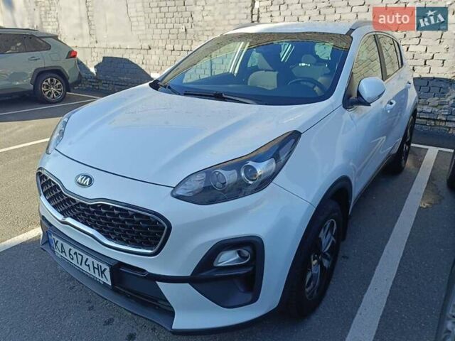 Білий Кіа Sportage, об'ємом двигуна 1.59 л та пробігом 115 тис. км за 16950 $, фото 43 на Automoto.ua