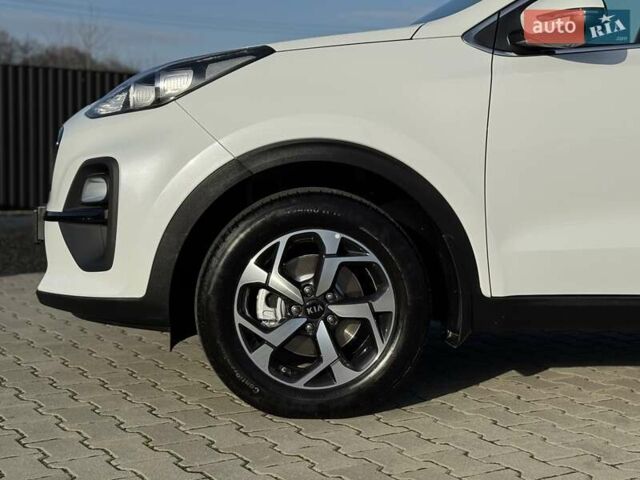 Білий Кіа Sportage, об'ємом двигуна 1.59 л та пробігом 95 тис. км за 19500 $, фото 30 на Automoto.ua
