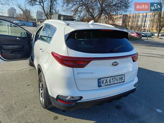 Білий Кіа Sportage, об'ємом двигуна 1.59 л та пробігом 115 тис. км за 16950 $, фото 27 на Automoto.ua