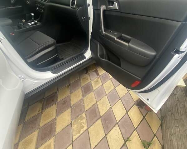 Белый Киа Sportage, объемом двигателя 1.59 л и пробегом 12 тыс. км за 22500 $, фото 43 на Automoto.ua