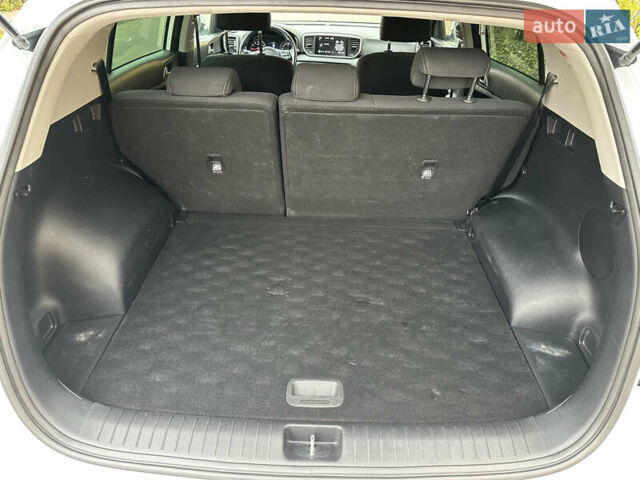 Киа Sportage 2021 в Одессе на Automoto.ua Белый Киа Sportage, объемом двигателя 1.59 л и пробегом 51 тыс. км за 19900 $, фото 14 на Automoto.ua