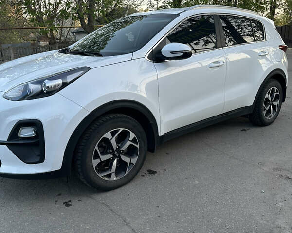 Белый Киа Sportage, объемом двигателя 1.59 л и пробегом 61 тыс. км за 18200 $, фото 2 на Automoto.ua