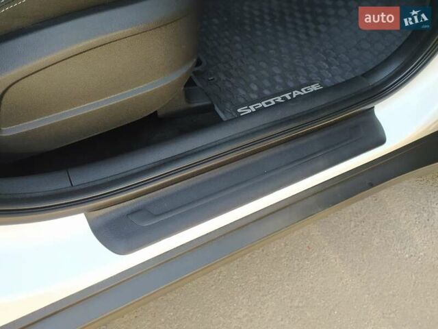 Белый Киа Sportage, объемом двигателя 1.59 л и пробегом 25 тыс. км за 21500 $, фото 33 на Automoto.ua