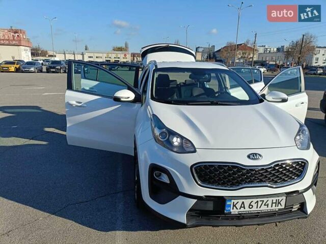 Білий Кіа Sportage, об'ємом двигуна 1.59 л та пробігом 115 тис. км за 16950 $, фото 4 на Automoto.ua