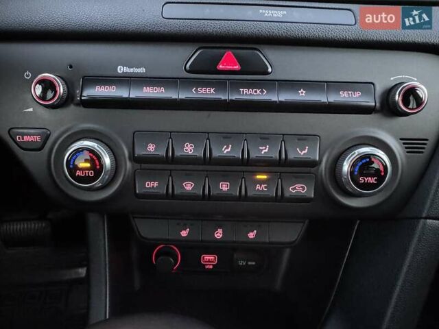 Білий Кіа Sportage, об'ємом двигуна 1.59 л та пробігом 95 тис. км за 19500 $, фото 64 на Automoto.ua