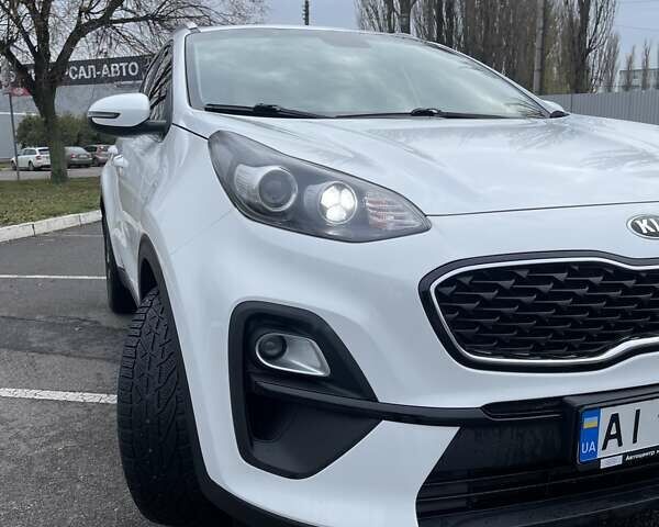 Білий Кіа Sportage, об'ємом двигуна 1.59 л та пробігом 115 тис. км за 16500 $, фото 8 на Automoto.ua