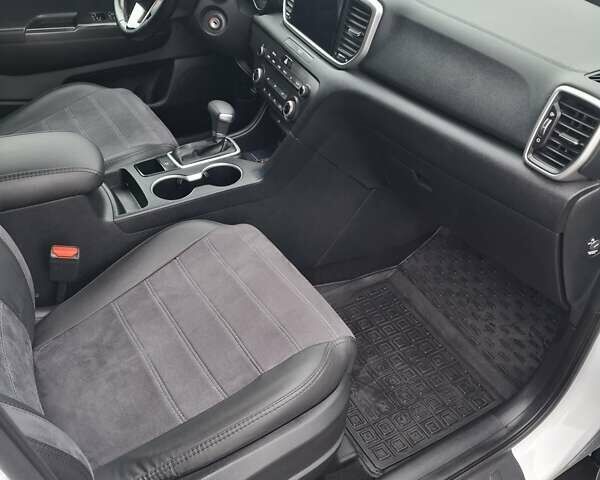 Белый Киа Sportage, объемом двигателя 1.59 л и пробегом 63 тыс. км за 19300 $, фото 7 на Automoto.ua