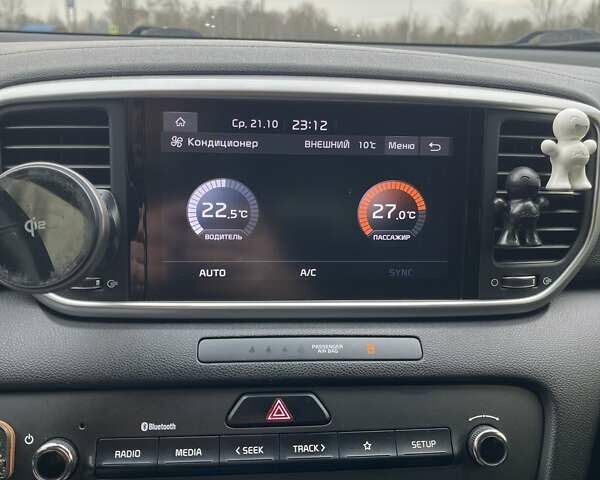 Білий Кіа Sportage, об'ємом двигуна 1.59 л та пробігом 115 тис. км за 16500 $, фото 18 на Automoto.ua