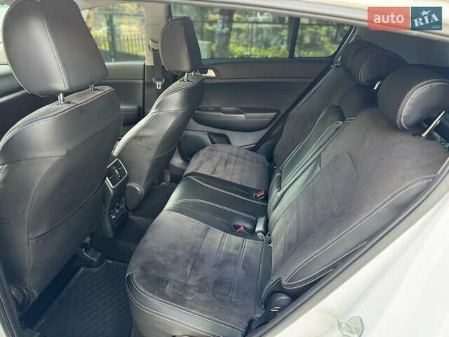 Киа Sportage 2021 в Харькове на Automoto.ua Белый Киа Sportage, объемом двигателя 1.59 л и пробегом 96 тыс. км за 19000 $, фото 2 на Automoto.ua