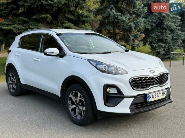 Киа Sportage 2021 в Киеве на Automoto.ua Белый Киа Sportage, объемом двигателя 1.59 л и пробегом 106 тыс. км за 18500 $, фото 1 на Automoto.ua