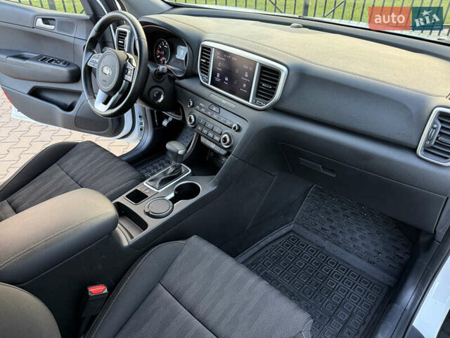 Киа Sportage 2021 в Киеве на Automoto.ua Белый Киа Sportage, объемом двигателя 1.6 л и пробегом 23 тыс. км за 19900 $, фото 28 на Automoto.ua