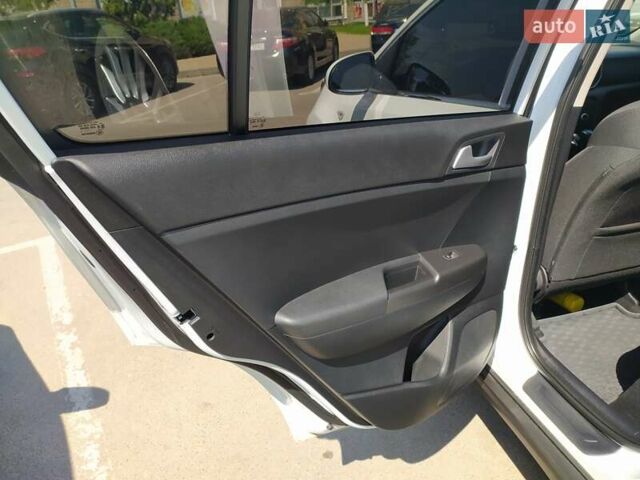 Белый Киа Sportage, объемом двигателя 1.59 л и пробегом 25 тыс. км за 21500 $, фото 22 на Automoto.ua