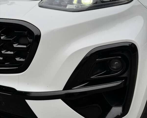 Білий Кіа Sportage, об'ємом двигуна 2 л та пробігом 103 тис. км за 23500 $, фото 10 на Automoto.ua