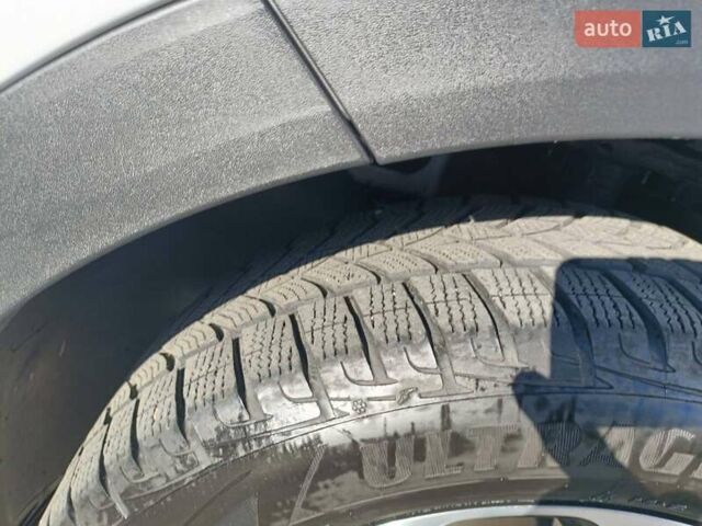 Білий Кіа Sportage, об'ємом двигуна 1.59 л та пробігом 115 тис. км за 16950 $, фото 6 на Automoto.ua