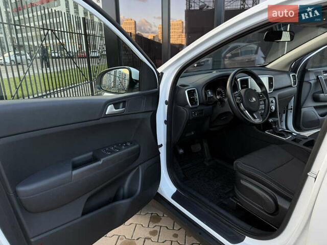 Киа Sportage 2021 в Киеве на Automoto.ua Белый Киа Sportage, объемом двигателя 1.6 л и пробегом 23 тыс. км за 19900 $, фото 20 на Automoto.ua