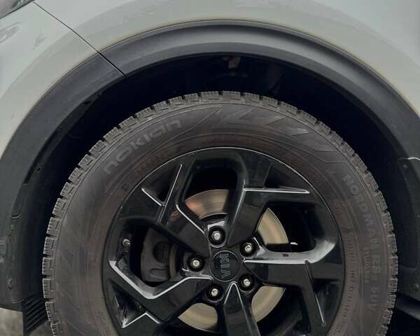 Білий Кіа Sportage, об'ємом двигуна 2 л та пробігом 103 тис. км за 23500 $, фото 9 на Automoto.ua