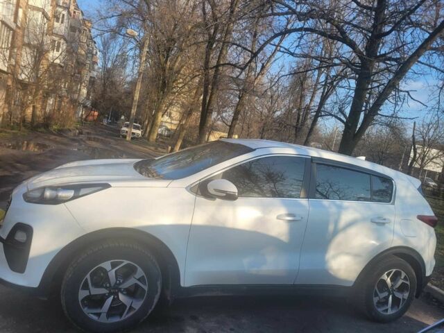 Білий Кіа Sportage, об'ємом двигуна 0 л та пробігом 200 тис. км за 17400 $, фото 2 на Automoto.ua